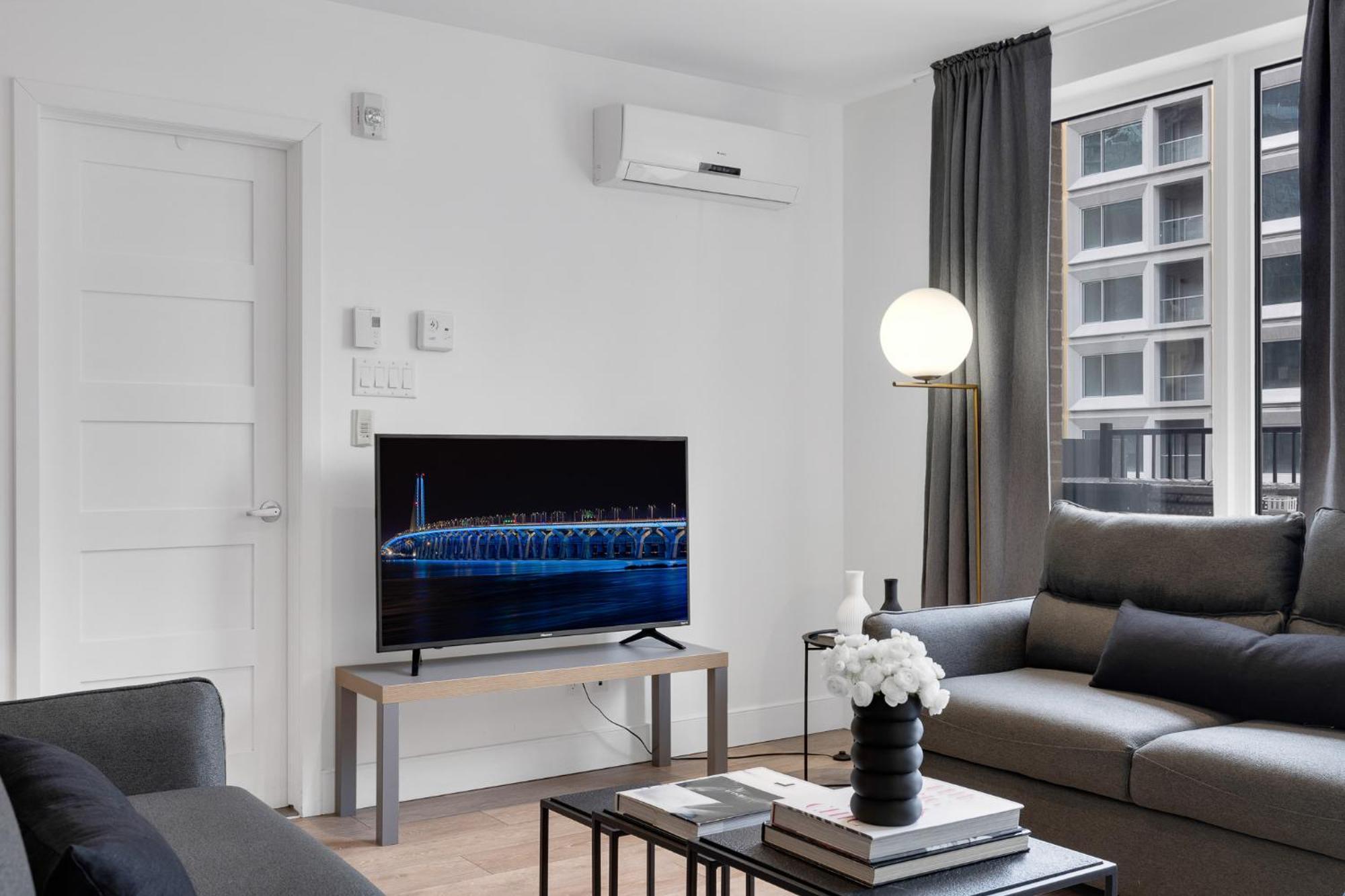 Liv Mtl Downtown Aparthotel Montréal Kültér fotó